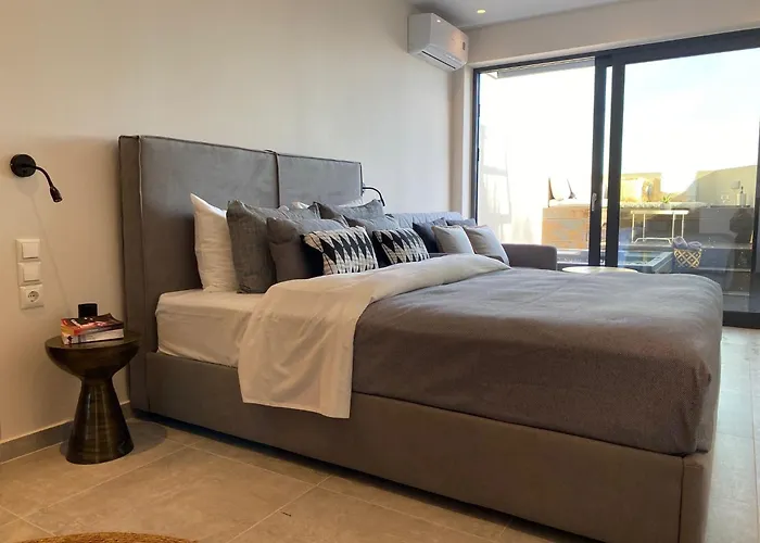 Luxury With A Queens Double Bed Stunning Sea Vews And Private Jacuzzi