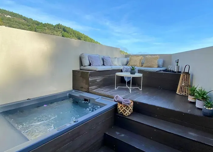 Luxury With A Queens Double Bed Stunning Sea Vews And Private Jacuzzi Daire