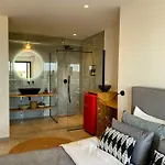 Luxury With A Queens Double Bed Stunning Sea Vews And Private Jacuzzi Appartamento Megali Ammos (Skiathos)