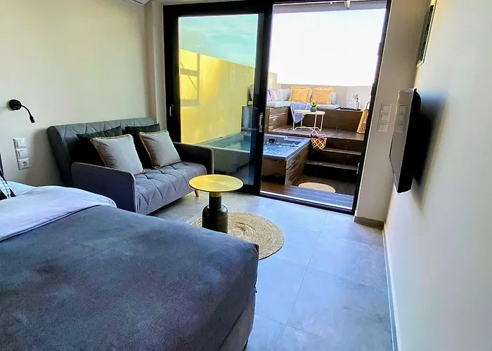 Luxury With A Queens Double Bed Stunning Sea Vews And Private Jacuzzi Apartament Megali Ammos (Skiathos)