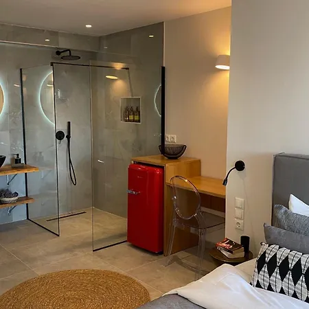 In - Luxury With A Queens Double Bed Stunning Sea Vews And Private Jacuzzi Guest house *