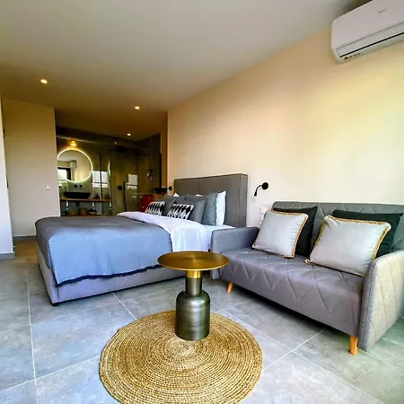 Apartmán Luxury With A Queens Double Bed Stunning Sea Vews And Private Jacuzzi